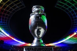Pokal der Europameisterschaft im Olympiastadion Berlin